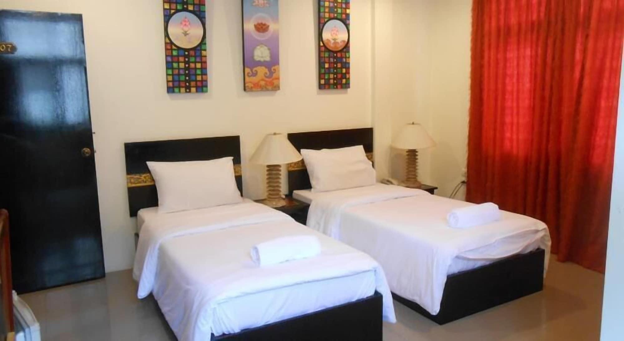 The Bang Khun Phrom Suites Бангкок Экстерьер фото
