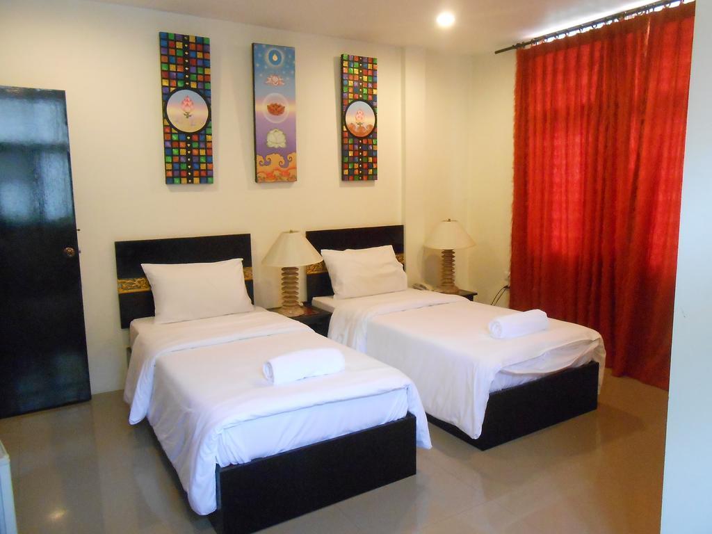 The Bang Khun Phrom Suites Бангкок Экстерьер фото